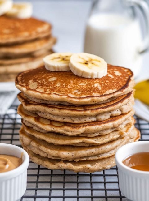 Healthy banana pancakes with oats