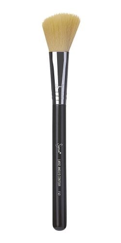 Blush brush with rounded or angled bristles designed for even distribution of blush across the cheeks, exemplified by the Sigma F40 Large Angled Contour Brush.
